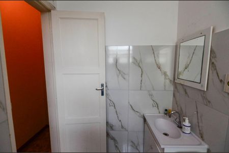 Apartamento à venda com 72m², 2 quartos e 1 vagaBanheiro Social