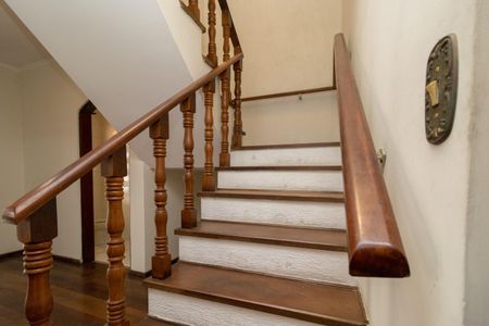 Casa para alugar com 200m², 4 quartos e 3 vagasEscada