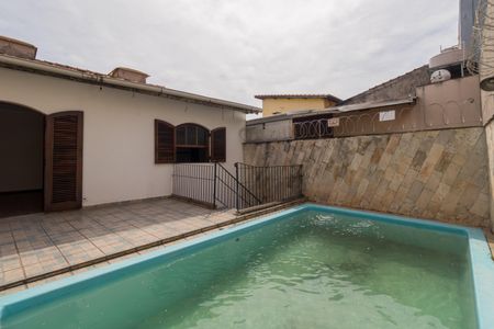 Casa para alugar com 200m², 4 quartos e 3 vagasÁrea comum - Piscina