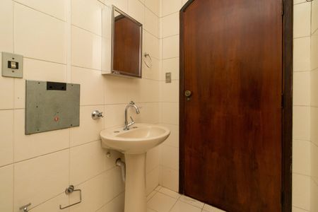 Casa para alugar com 200m², 4 quartos e 3 vagasBanheiro Social