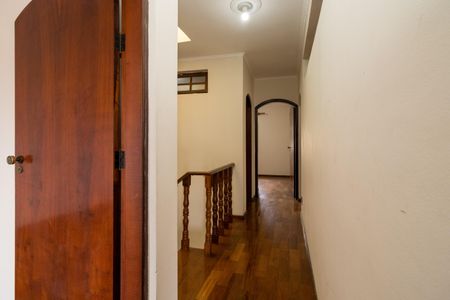 Casa para alugar com 200m², 4 quartos e 3 vagasCorredor 