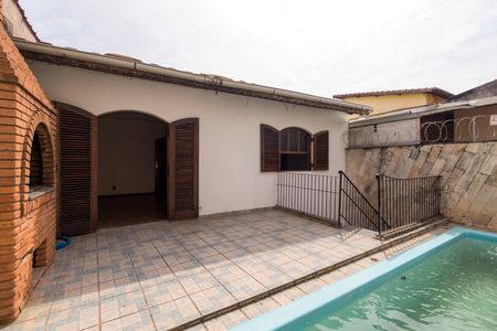 Casa para alugar com 200m², 4 quartos e 3 vagasÁrea comum - Piscina