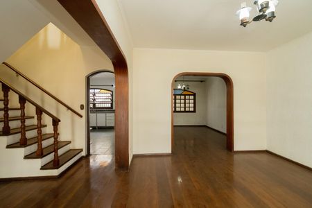 Casa para alugar com 200m², 4 quartos e 3 vagasSala