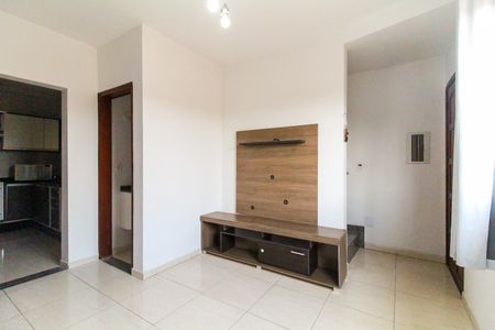 Sala de casa de condomínio para alugar com 2 quartos, 57m² em Parada Xv de Novembro, São Paulo