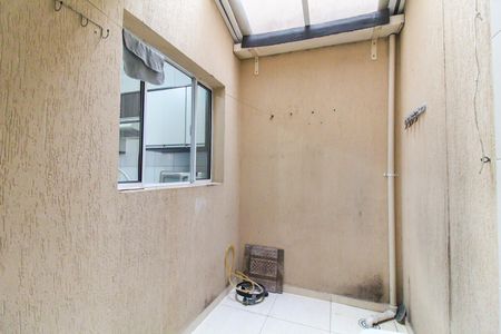 Casa de condomínio à venda com 57m², 2 quartos e 1 vagaÁrea de Serviço