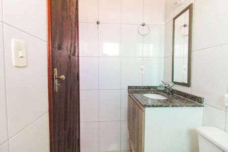 Casa de condomínio à venda com 57m², 2 quartos e 1 vagaBanheiro da Suíte 1