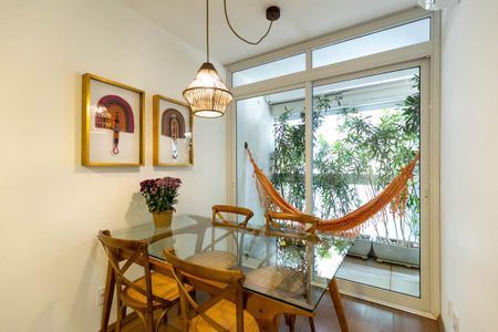 Sala de apartamento à venda com 2 quartos, 63m² em Consolação, São Paulo