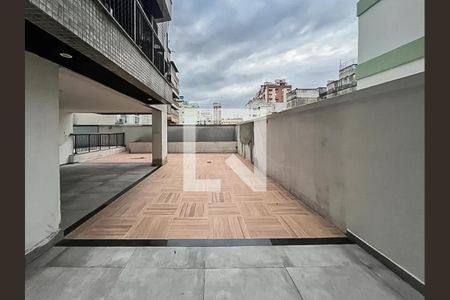 Apartamento à venda com 74m², 2 quartos e 1 vaga Apartamento à venda com 74m², 2 quartos e 1 vagaÁrea Comum