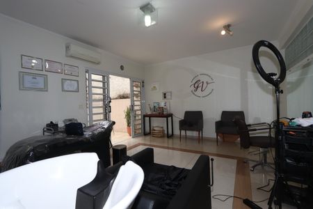 Casa para alugar com 360m², 3 quartos e sem vagaÁrea comum - Salão de festas