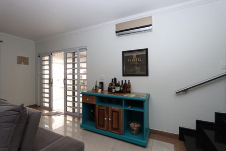 Sala de casa para alugar com 3 quartos, 360m² em Parque Colonial, São Paulo