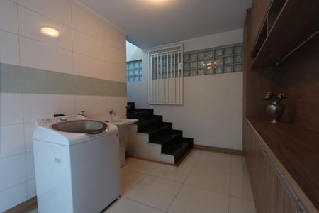Casa para alugar com 360m², 3 quartos e sem vagaLavanderia