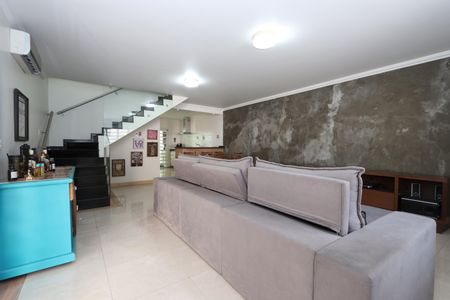 Sala de casa para alugar com 3 quartos, 360m² em Parque Colonial, São Paulo