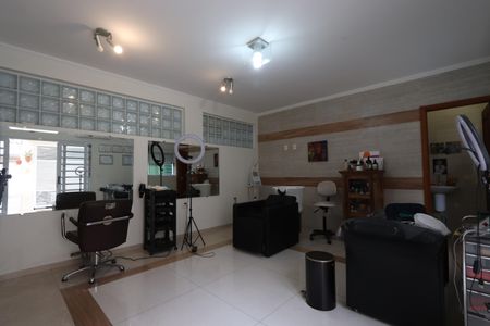 Casa para alugar com 360m², 3 quartos e sem vagaÁrea comum - Salão de festas