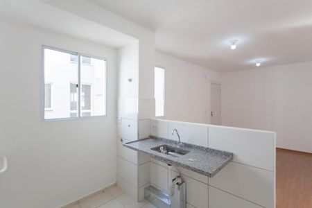 Apartamento para alugar com 45m², 2 quartos e 1 vaga Apartamento para alugar com 45m², 2 quartos e 1 vagaCozinha e Área de Serviço