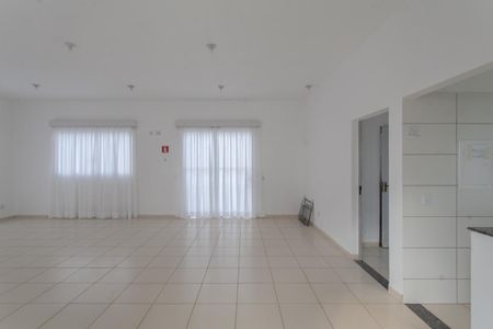 Apartamento para alugar com 45m², 2 quartos e 1 vaga Apartamento para alugar com 45m², 2 quartos e 1 vagaÁrea comum - Salão de festas