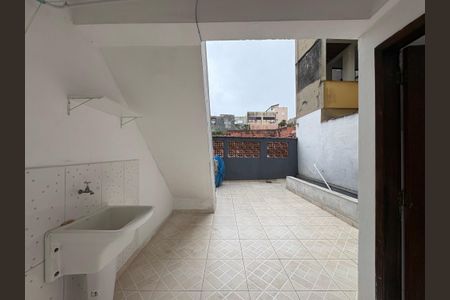 Vista da sala de casa para alugar com 1 quarto, 30m² em Jardim Cristiane, Santo André