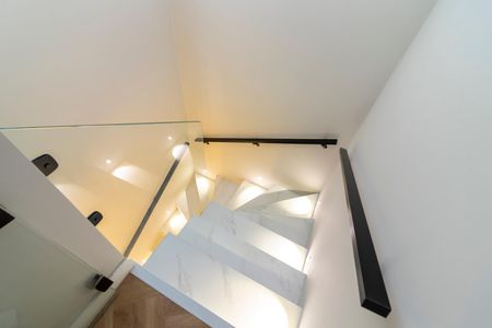 Casa à venda com 180m², 3 quartos e 3 vagasCorredor dos Quartos - Escada