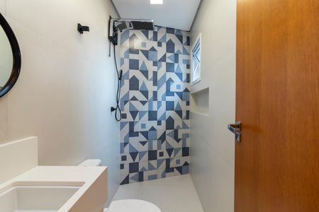 Casa à venda com 180m², 3 quartos e 3 vagasBanheiro da Suíte 2