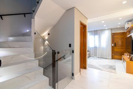 Casa à venda com 180m², 3 quartos e 3 vagasCorredor do Térreo