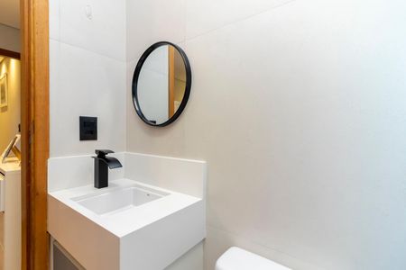 Casa à venda com 180m², 3 quartos e 3 vagasBanheiro da Suíte 2