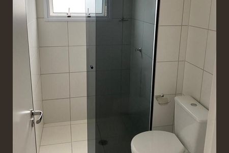 Banheiro de apartamento à venda com 2 quartos, 52m² em Vila Bremen, Guarulhos