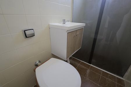 Casa à venda com 70m², 2 quartos e 2 vagasBanheiro da Suíte