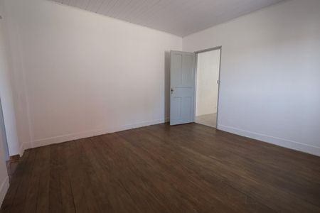 Casa à venda com 70m², 2 quartos e 2 vagasQuarto 