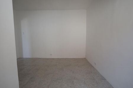 Casa à venda com 70m², 2 quartos e 2 vagasSala