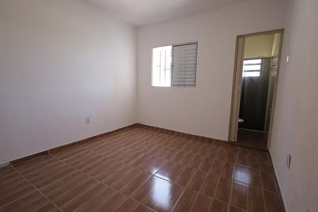 Casa à venda com 70m², 2 quartos e 2 vagasSuíte