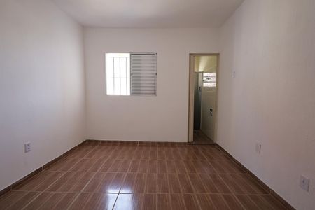Casa à venda com 70m², 2 quartos e 2 vagasSuíte