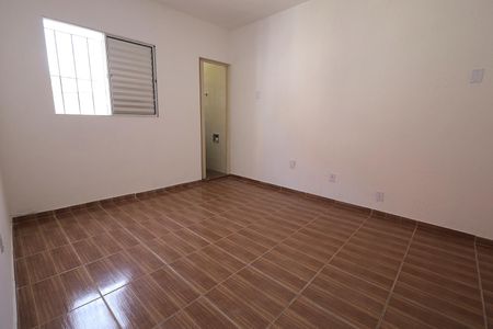 Casa à venda com 70m², 2 quartos e 2 vagasSuíte