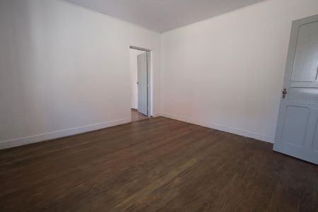 Casa à venda com 70m², 2 quartos e 2 vagasQuarto 
