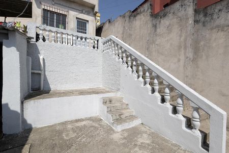 Casa à venda com 70m², 2 quartos e 2 vagasQuintal