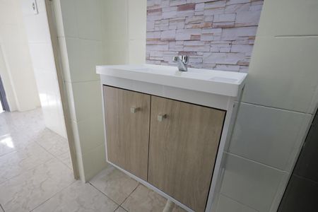 Casa à venda com 70m², 2 quartos e 2 vagasBanheiro Social