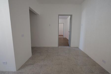 Casa à venda com 70m², 2 quartos e 2 vagasSala