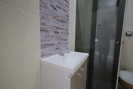 Casa à venda com 70m², 2 quartos e 2 vagasBanheiro Social