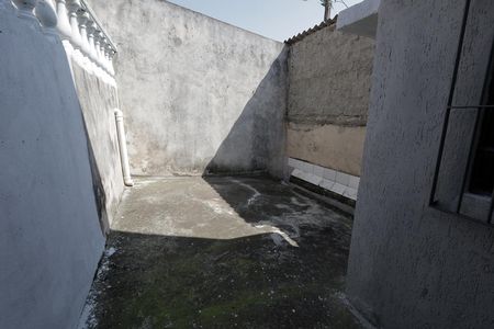 Casa à venda com 70m², 2 quartos e 2 vagasQuintal