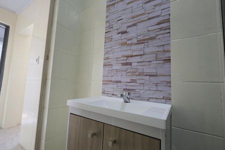 Casa à venda com 70m², 2 quartos e 2 vagasBanheiro Social