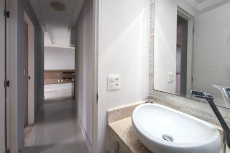 Apartamento para alugar com 56m², 2 quartos e 1 vaga Apartamento para alugar com 56m², 2 quartos e 1 vagaBanheiro