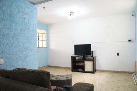 Casa para alugar com 120m², 2 quartos e 2 vagasSala 