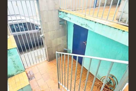 Casa para alugar com 120m², 2 quartos e 2 vagasPortão azul acesso a garagem 