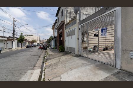 Casa à venda com 118m², 2 quartos e 2 vagas Casa à venda com 118m², 2 quartos e 2 vagasFachada e Plaquinha