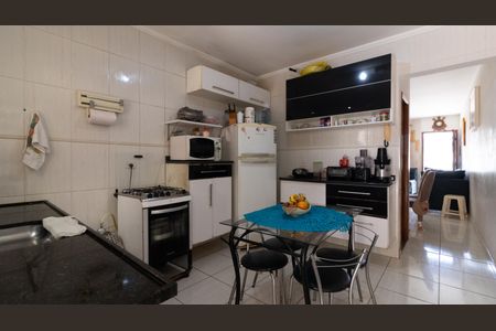 Casa à venda com 118m², 2 quartos e 2 vagas Casa à venda com 118m², 2 quartos e 2 vagasCozinha