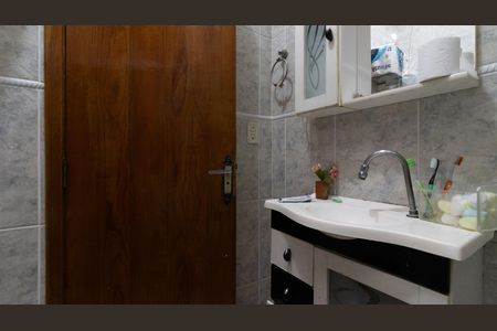 Casa à venda com 118m², 2 quartos e 2 vagas Casa à venda com 118m², 2 quartos e 2 vagasBanheiro Social