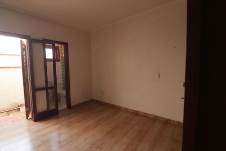 Casa à venda com 210m², 3 quartos e 2 vagasSuíte 3
