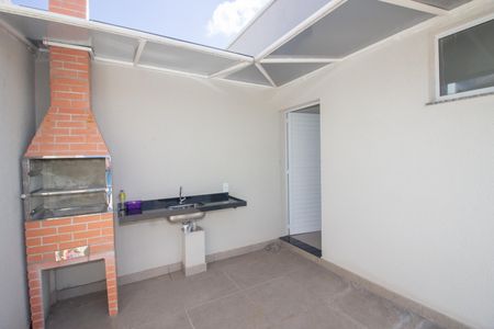 Apartamento à venda com 96m², 2 quartos e 2 vagas Apartamento à venda com 96m², 2 quartos e 2 vagasÁrea comum - Churrasqueira