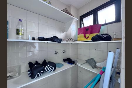 Apartamento à venda com 72m², 2 quartos e 1 vaga Apartamento à venda com 72m², 2 quartos e 1 vagaBanheiro de Serviço
