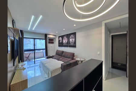 Apartamento à venda com 72m², 2 quartos e 1 vaga Apartamento à venda com 72m², 2 quartos e 1 vagaSala