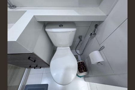 Apartamento à venda com 72m², 2 quartos e 1 vaga Apartamento à venda com 72m², 2 quartos e 1 vagaBanheiro Social