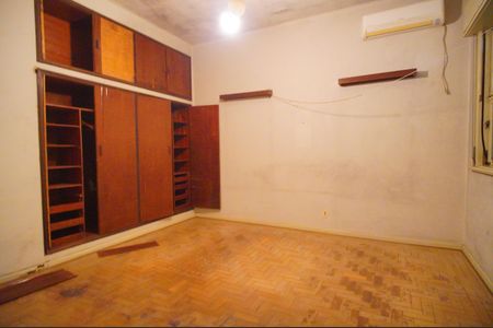 Casa à venda com 380m², 5 quartos e 5 vagasQuarto 3